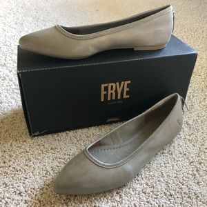 NWT Frye Regina Gray Pointed Toe Leather Flats